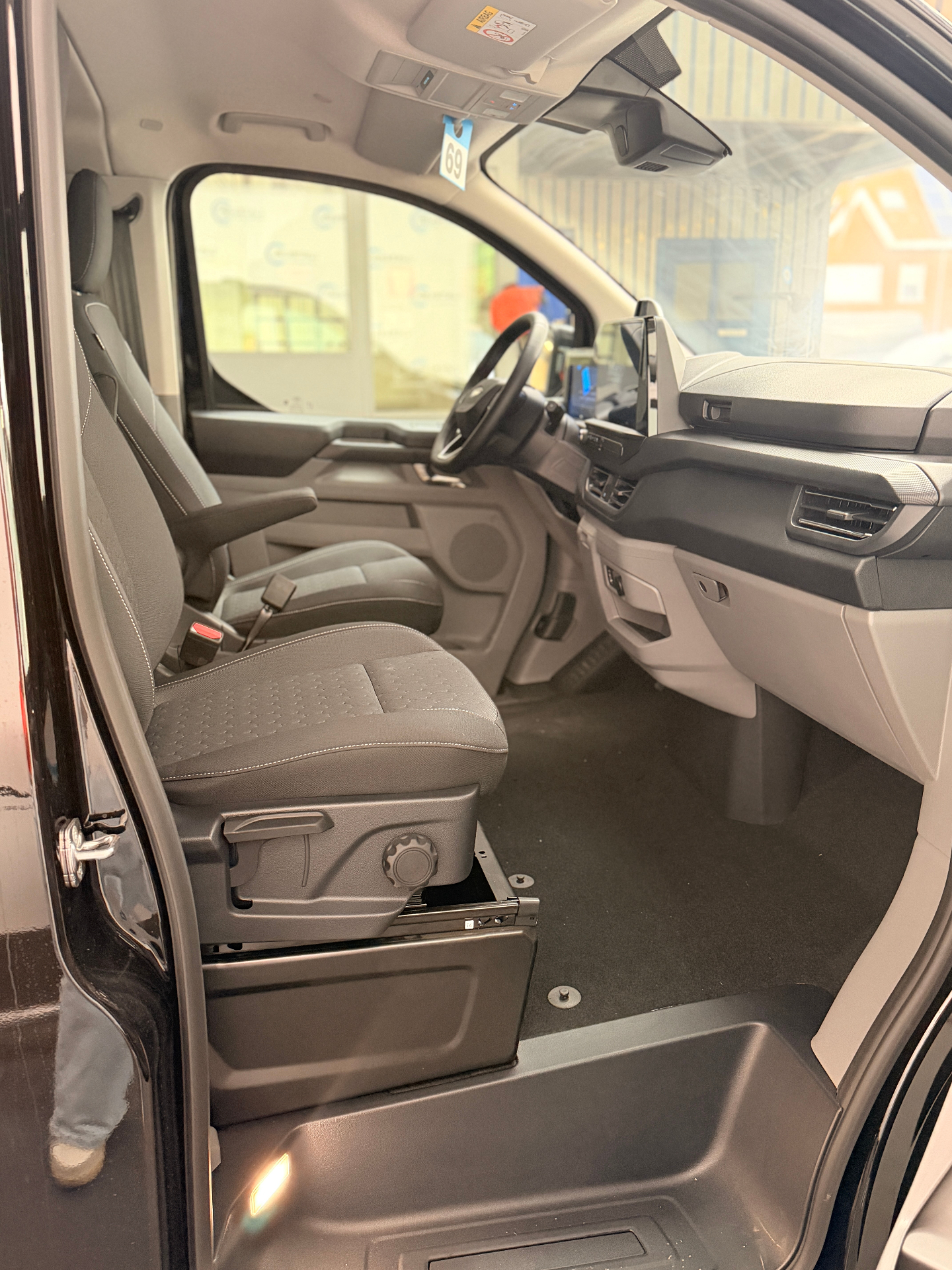 Ford Transit Custom Multi-Use Limited 320S 2.0TD 170Pk / 125Kw A8 FWD DUBBELE SCHUIFDEUR