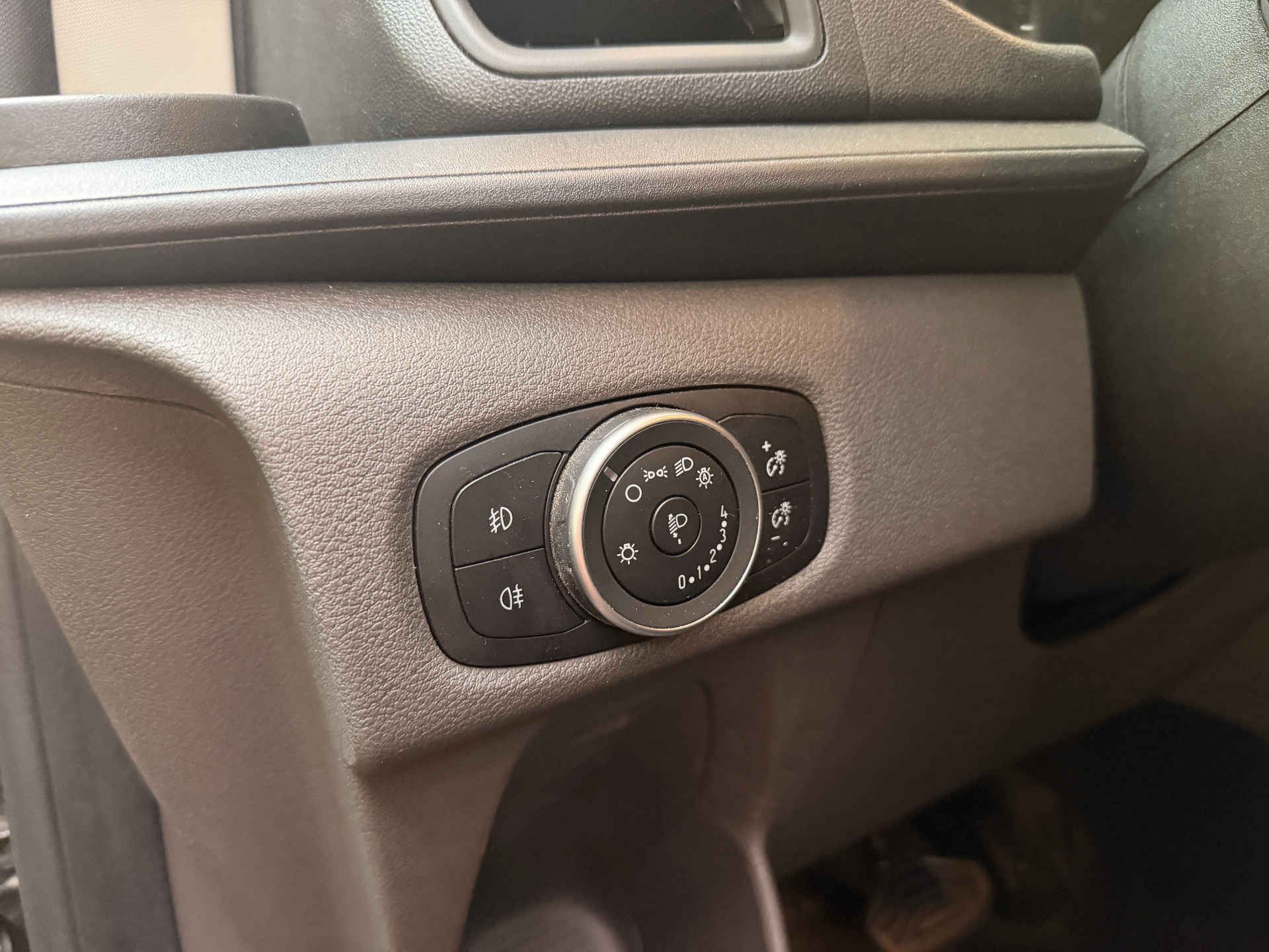 Ford Transit Custom 320L Gesloten bestelwagen L2 Trend A6 2.0TD 130pk – Dubbele schuifdeur – 18″ ALU VELGEN