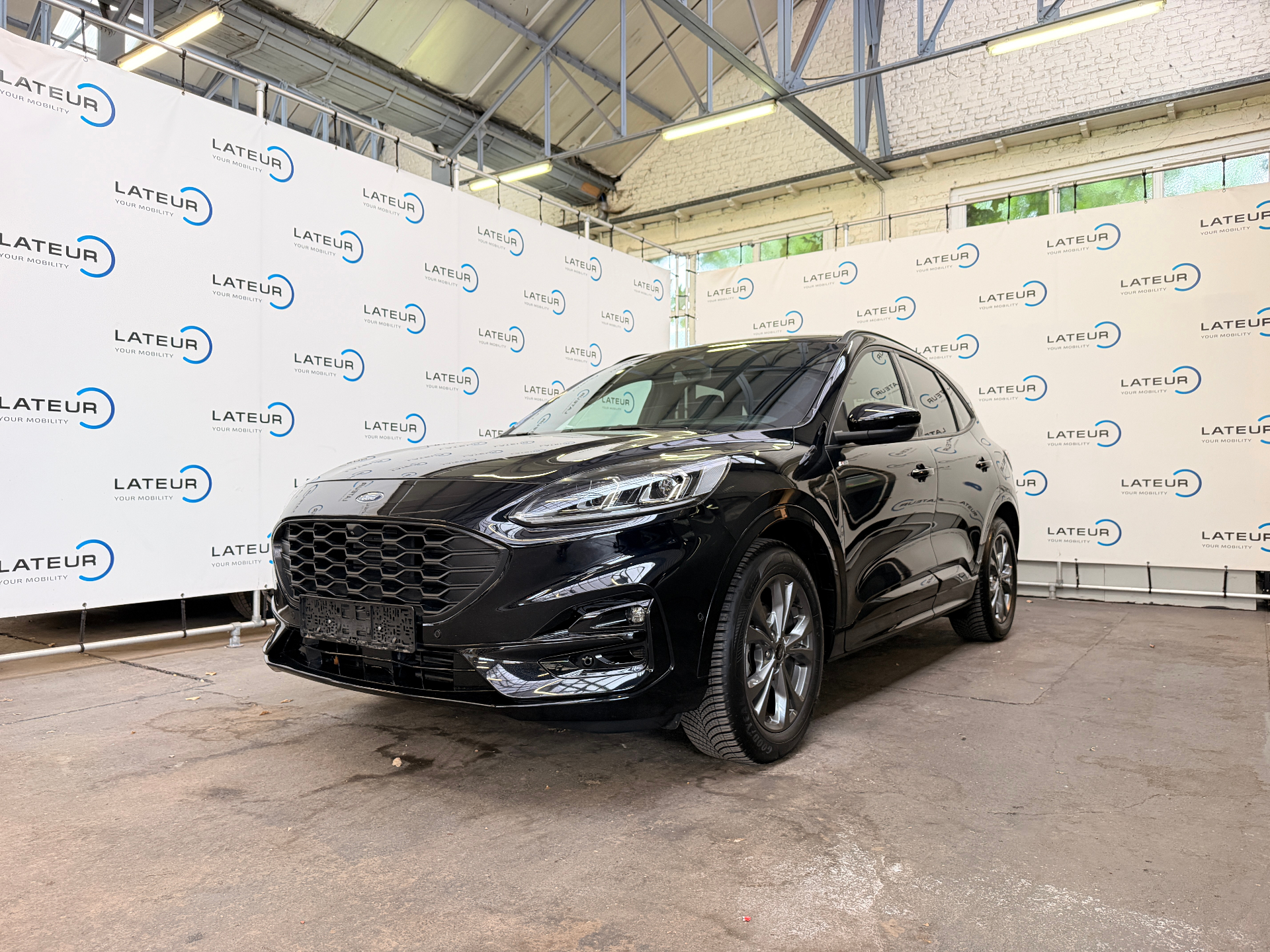 Ford Kuga 1.5i EcoBoost 150pk ST-Line X M6 + INKLAPBARE TREKHAAK