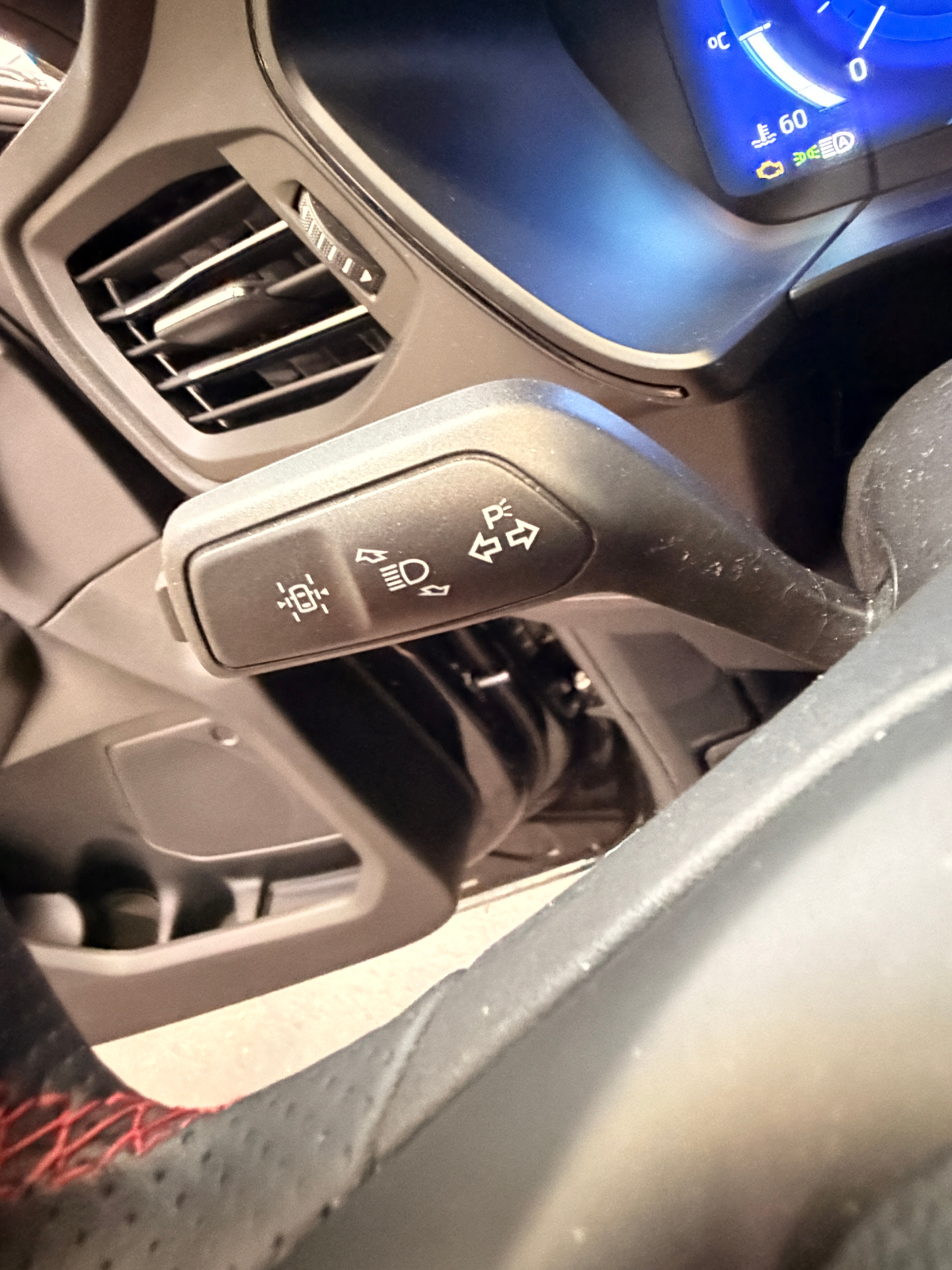 Ford Kuga 1.5i EcoBoost 150pk ST-Line X M6 + INKLAPBARE TREKHAAK