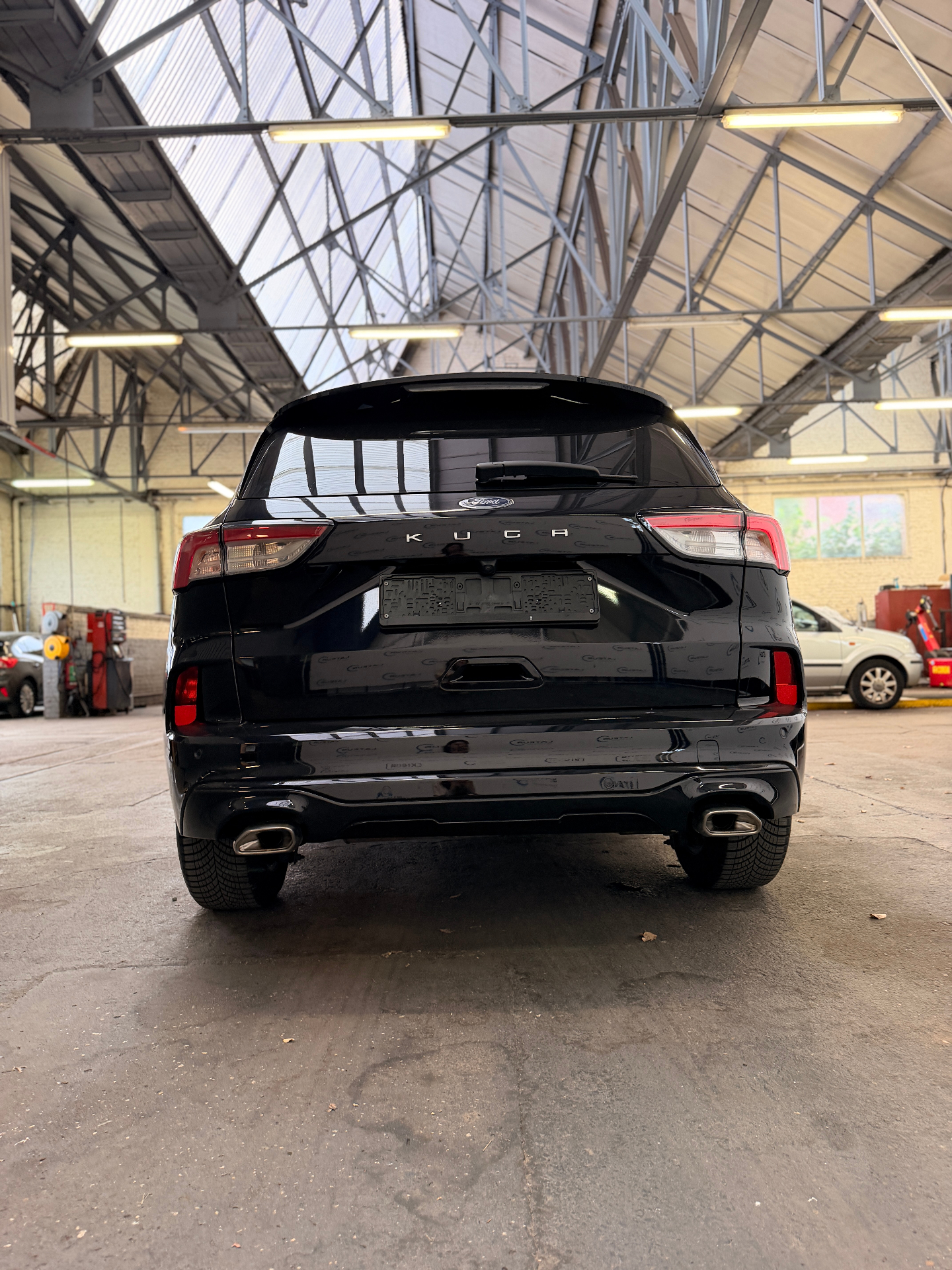 Ford Kuga 1.5i EcoBoost 150pk ST-Line X M6 + INKLAPBARE TREKHAAK