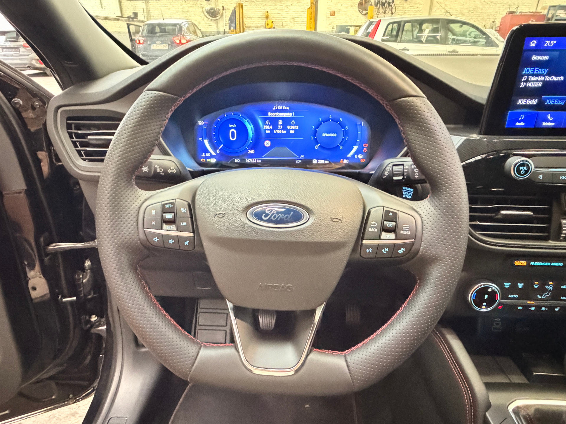 Ford Kuga EcoBoost 1.5i ST-Line X 150pk M6 + PANORAMISCH DAK + INKLAPBARE TREKHAAK