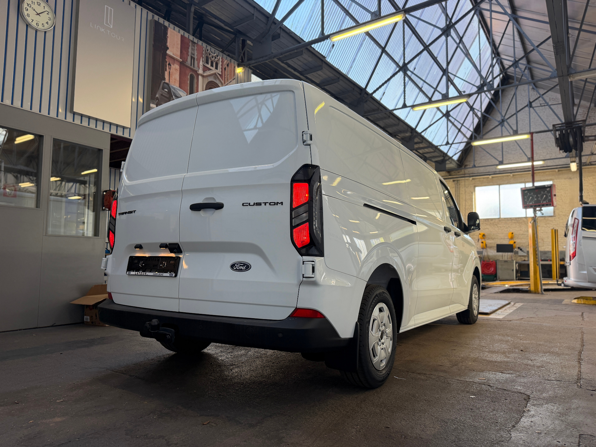 Ford Transit Custom 320L Trend 2.0 TD 136pk / 100Kw M6
