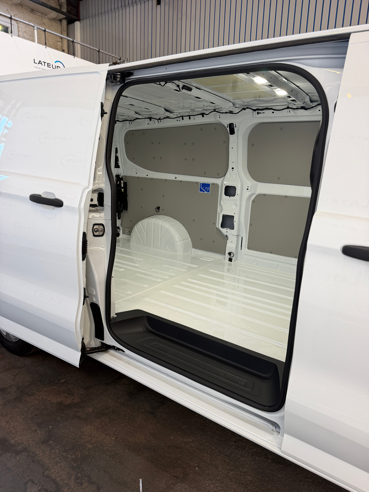 Ford Transit Custom 320L Trend 2.0 TD 136pk / 100Kw M6
