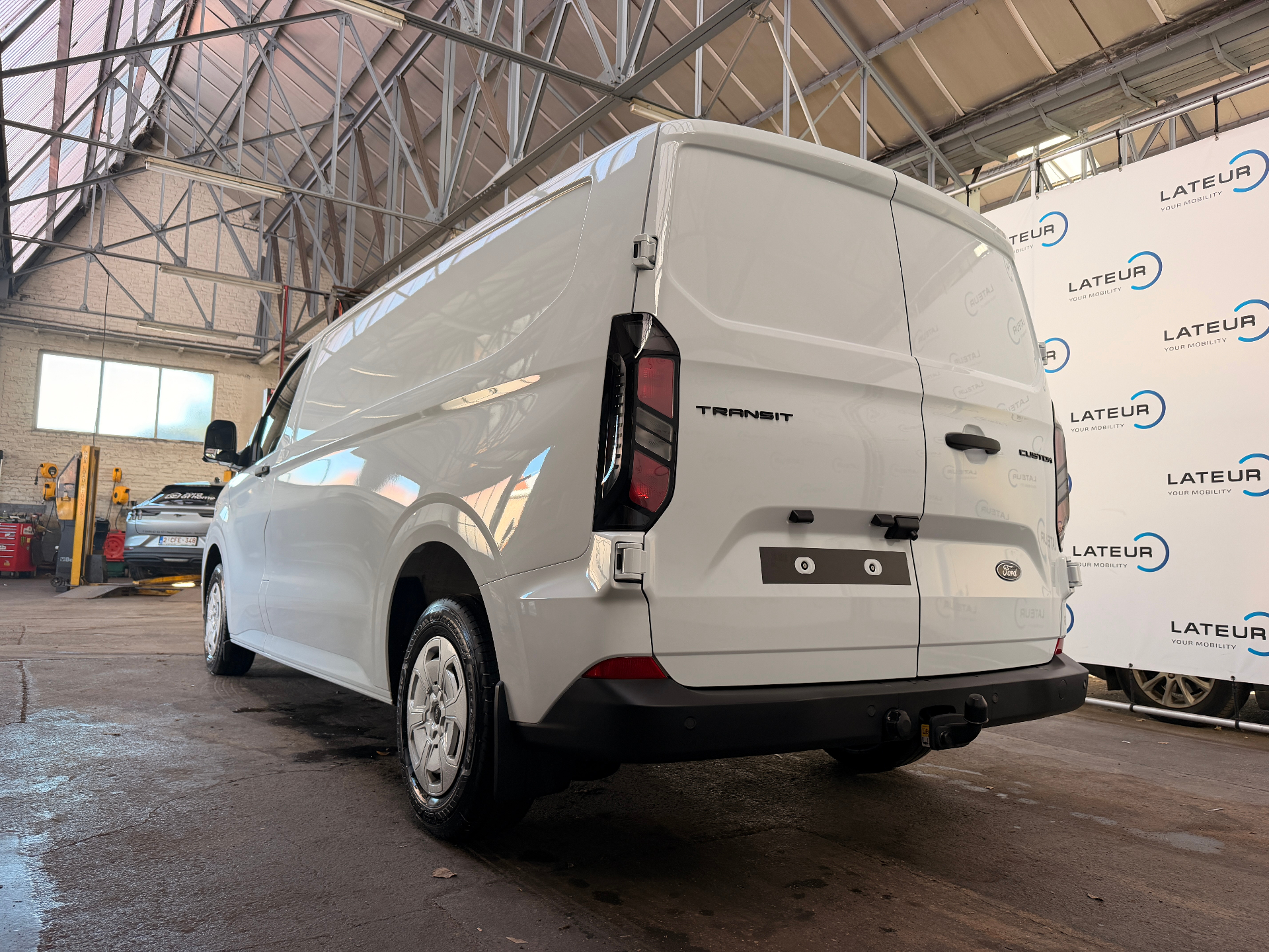 Ford Transit Custom 320L Trend 2.0 TD 136pk / 100Kw M6