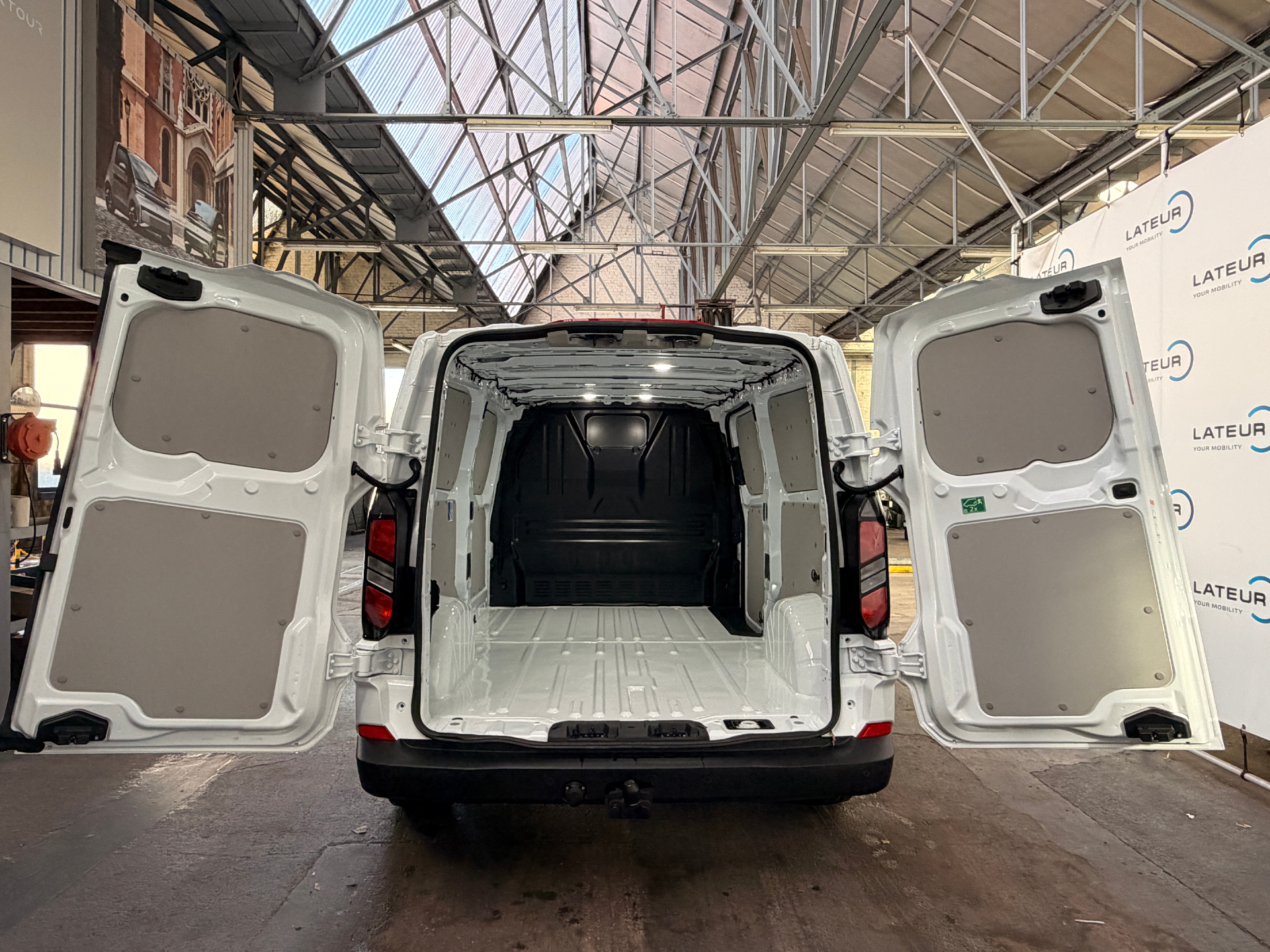 Ford Transit Custom 320L Trend 2.0 TD 136pk / 100Kw M6