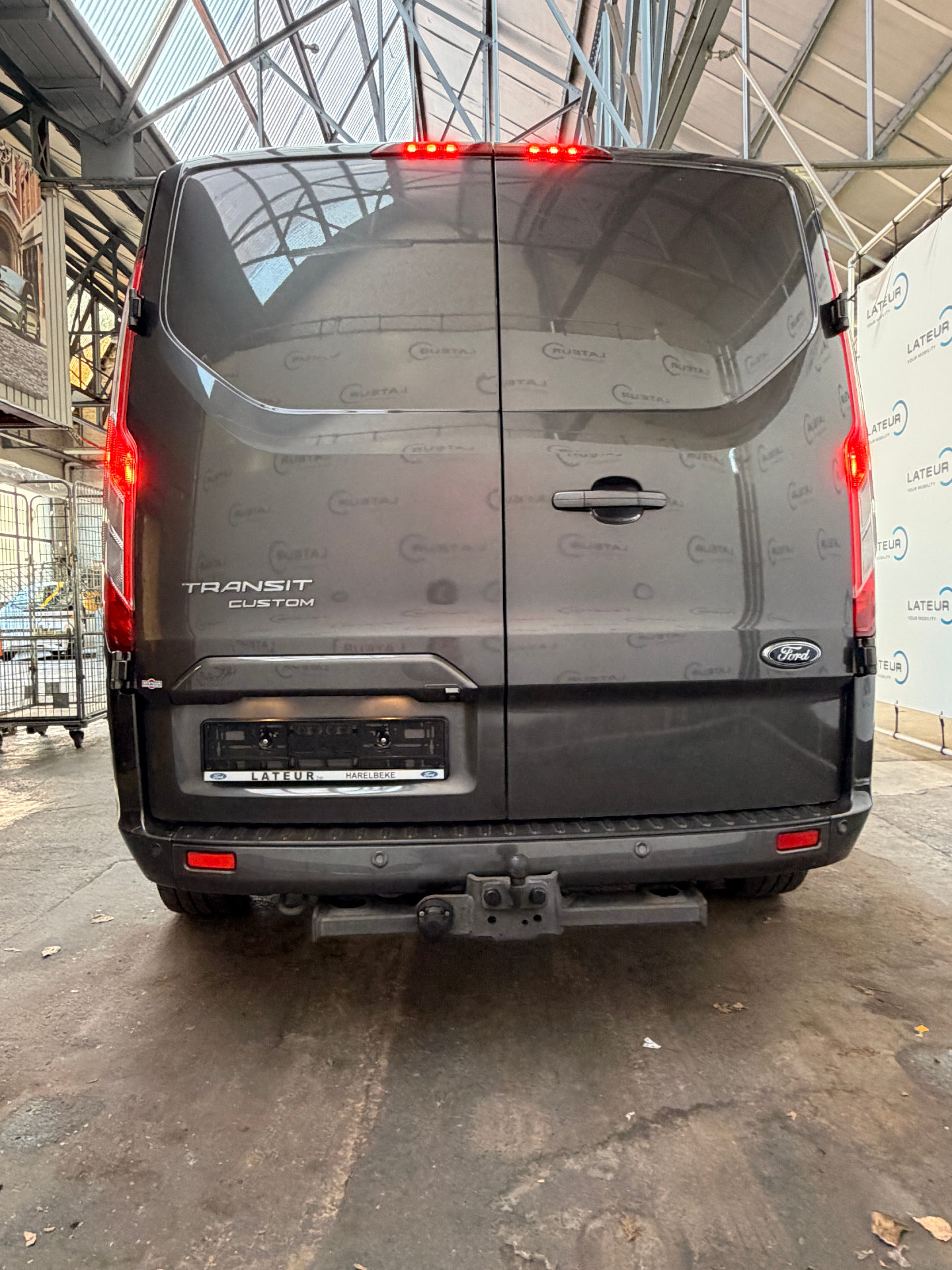 Ford Transit Custom 300S Multi use: bestelwagen met dubbele cabine L1 Limited A6