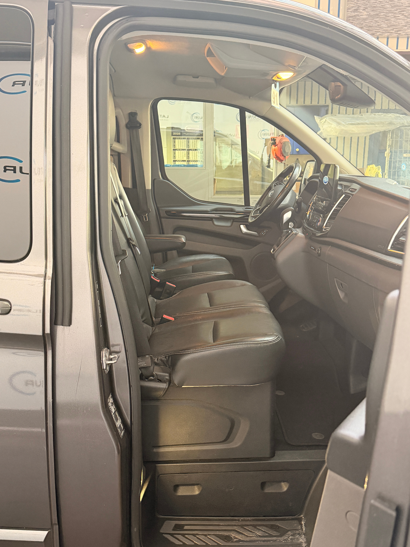 Ford Transit Custom 300S Multi use: bestelwagen met dubbele cabine L1 Limited A6