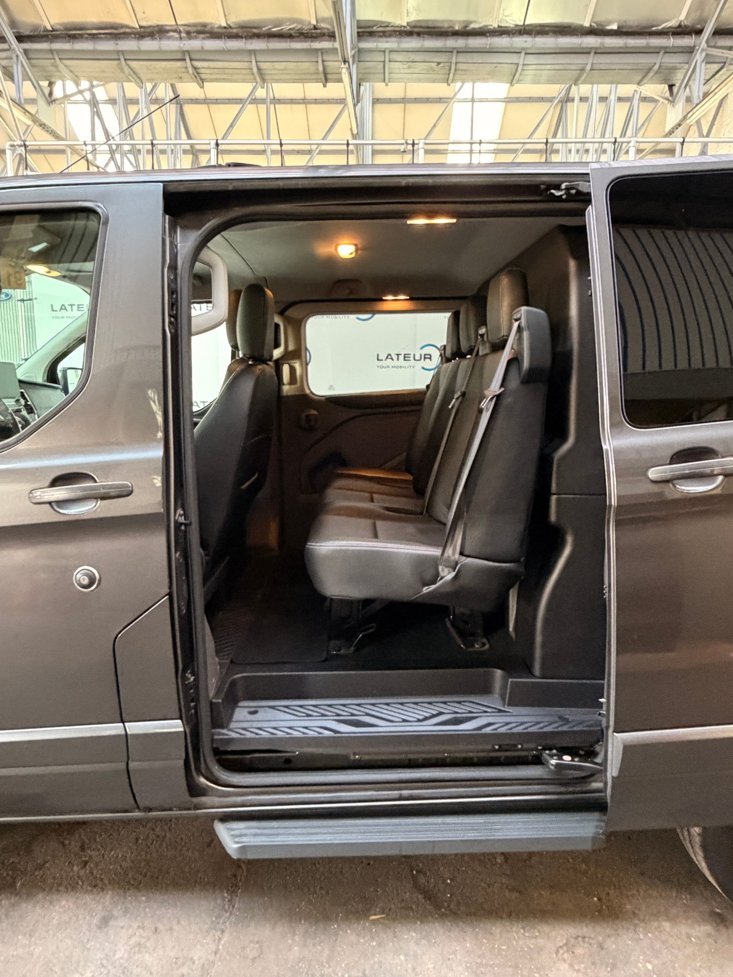 Ford Transit Custom 300S Multi use: bestelwagen met dubbele cabine L1 Limited A6
