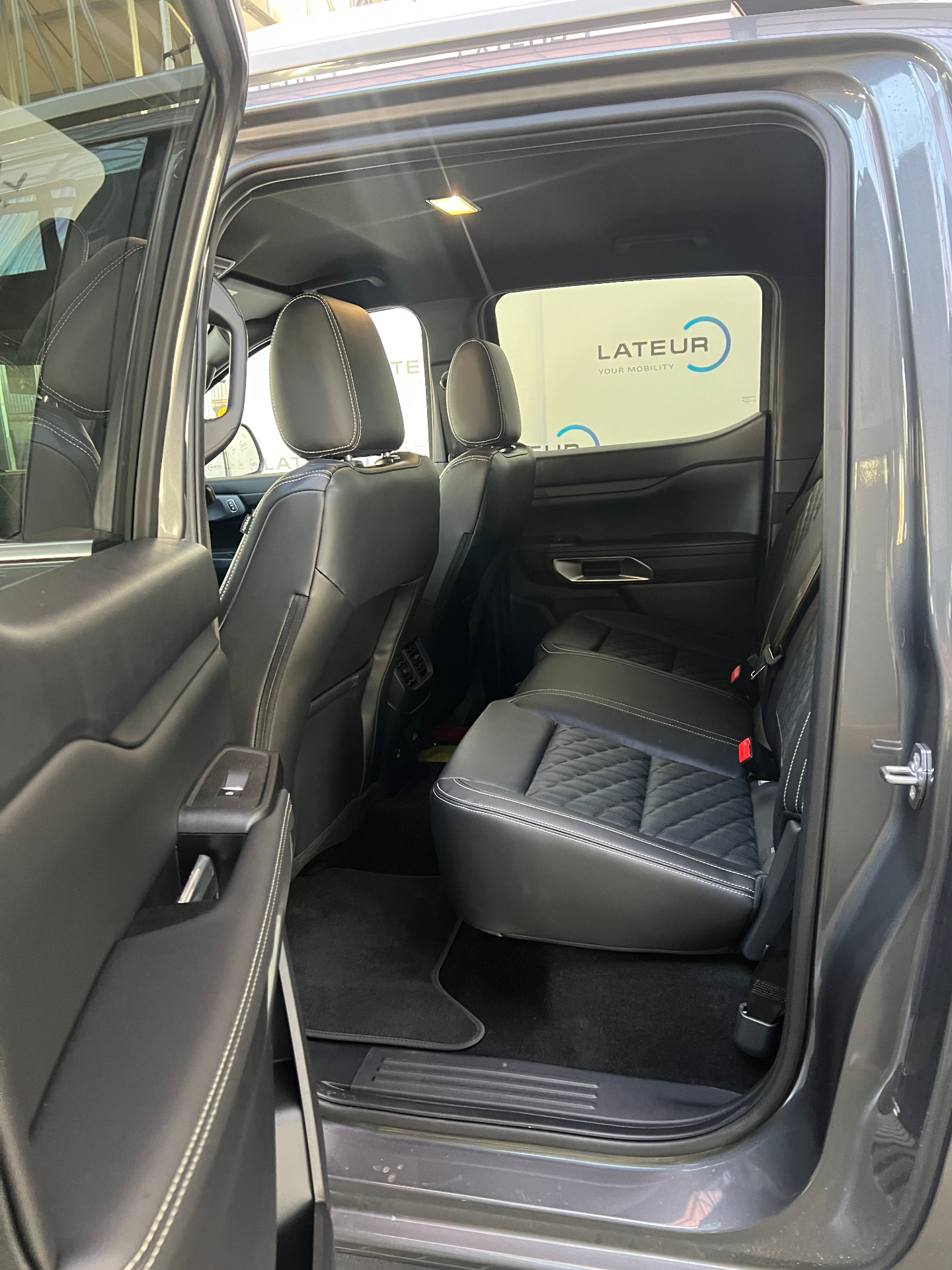 Ford Ranger Platinum 3.0 Ecoblue – 177 kW / 240 Pk A10 e-4WD