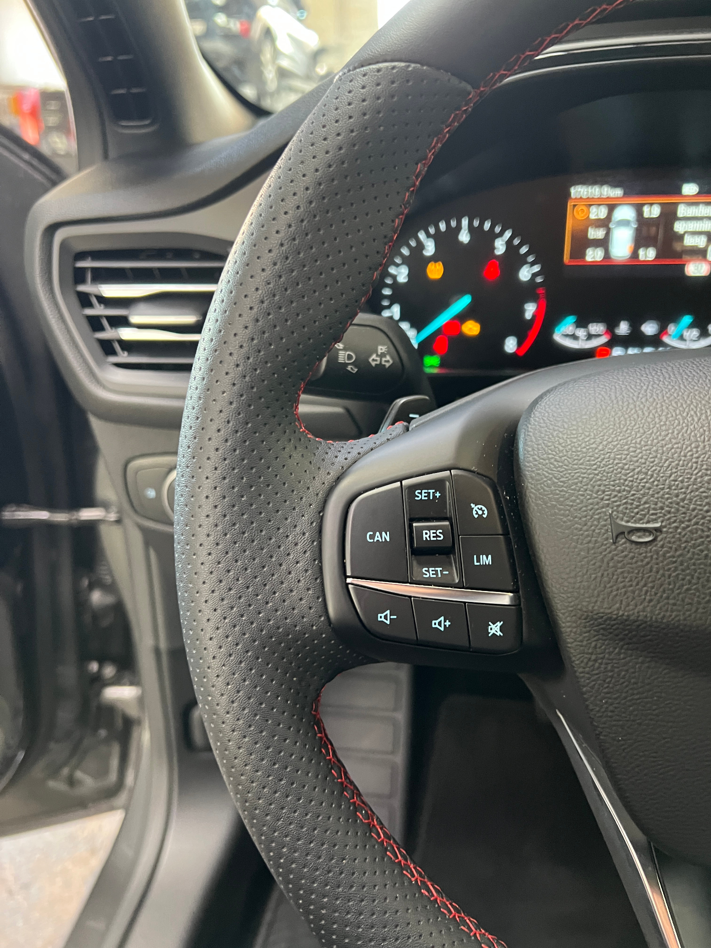 Ford Focus Clipper ST-Line X 1.0i EcoBoost mHEV 155pk automaat