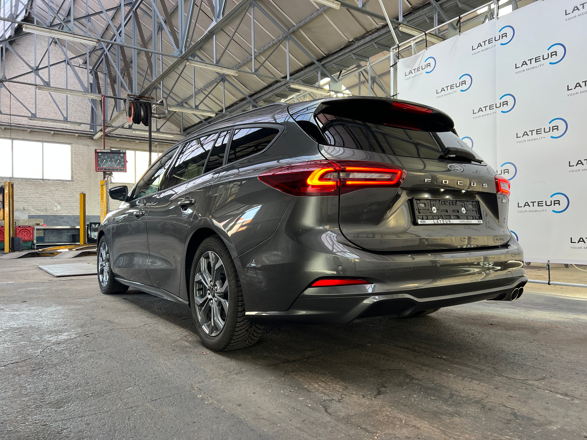Ford Focus Clipper ST-Line X 1.0i EcoBoost mHEV 155pk automaat
