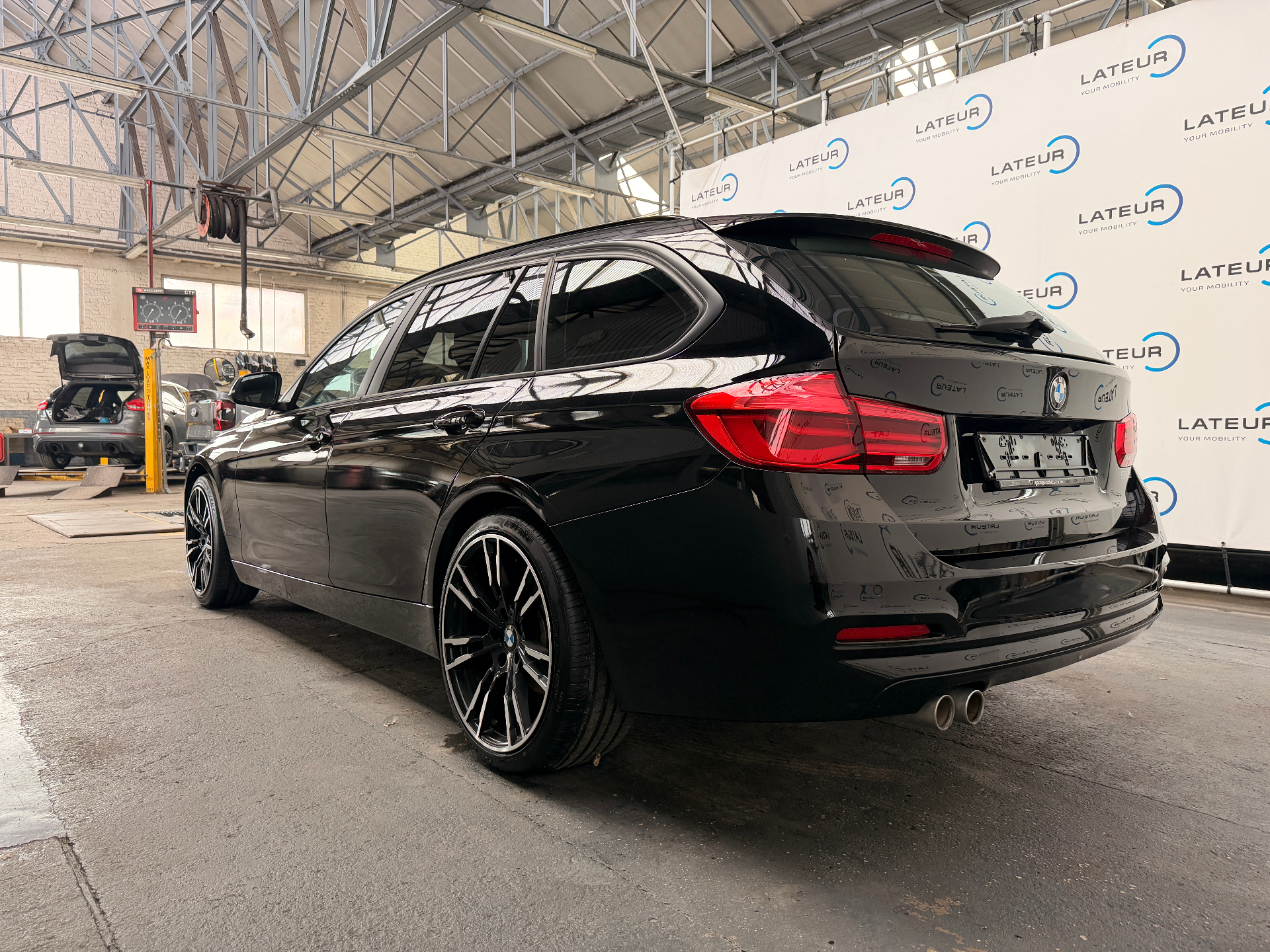 BMW 3-Reeks 320i Touring automaat