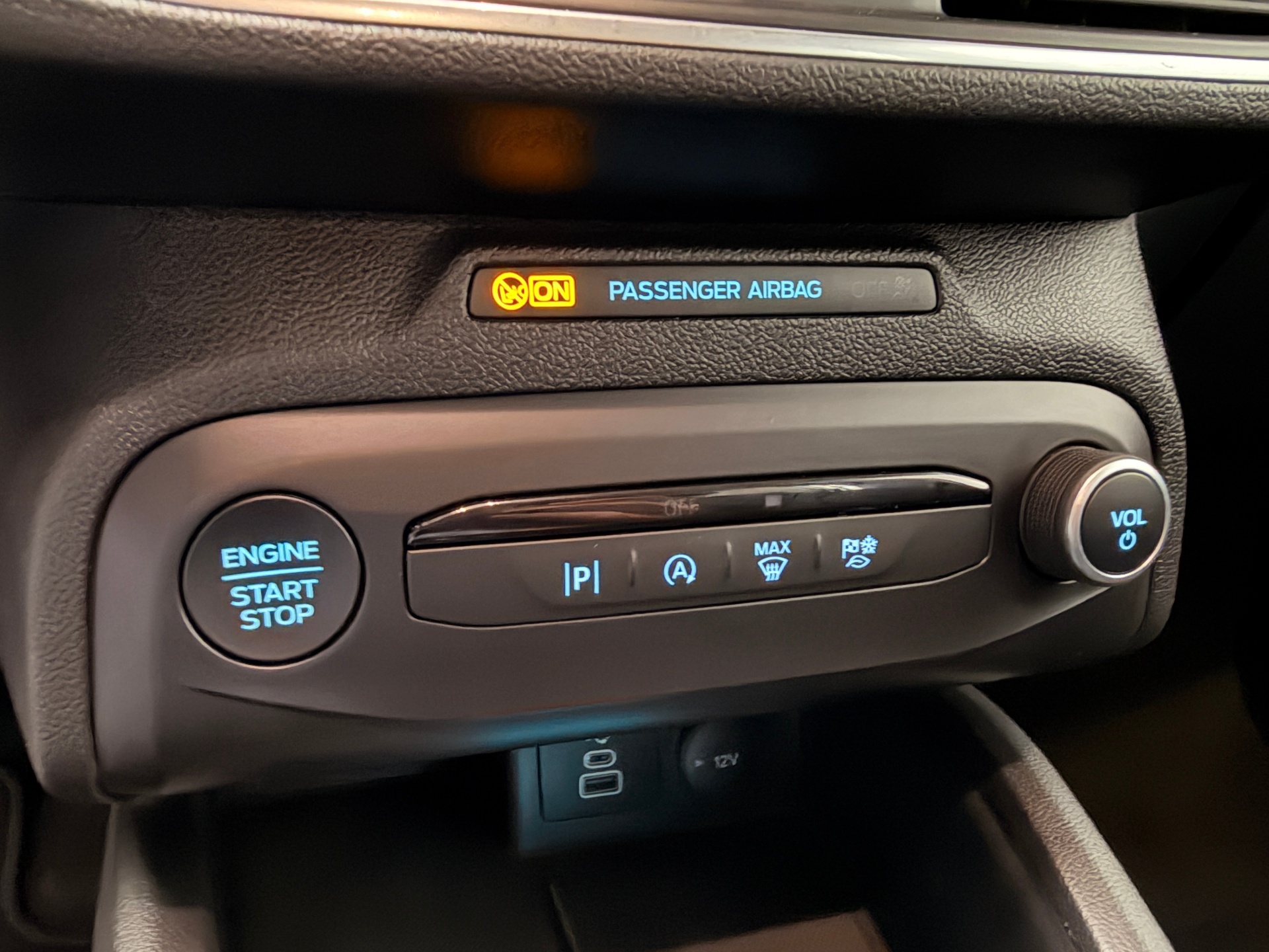 Ford Focus Titanium 1.0i EcoBoost mHEV – 92kW / 125 Pk M6 FWD Clipper