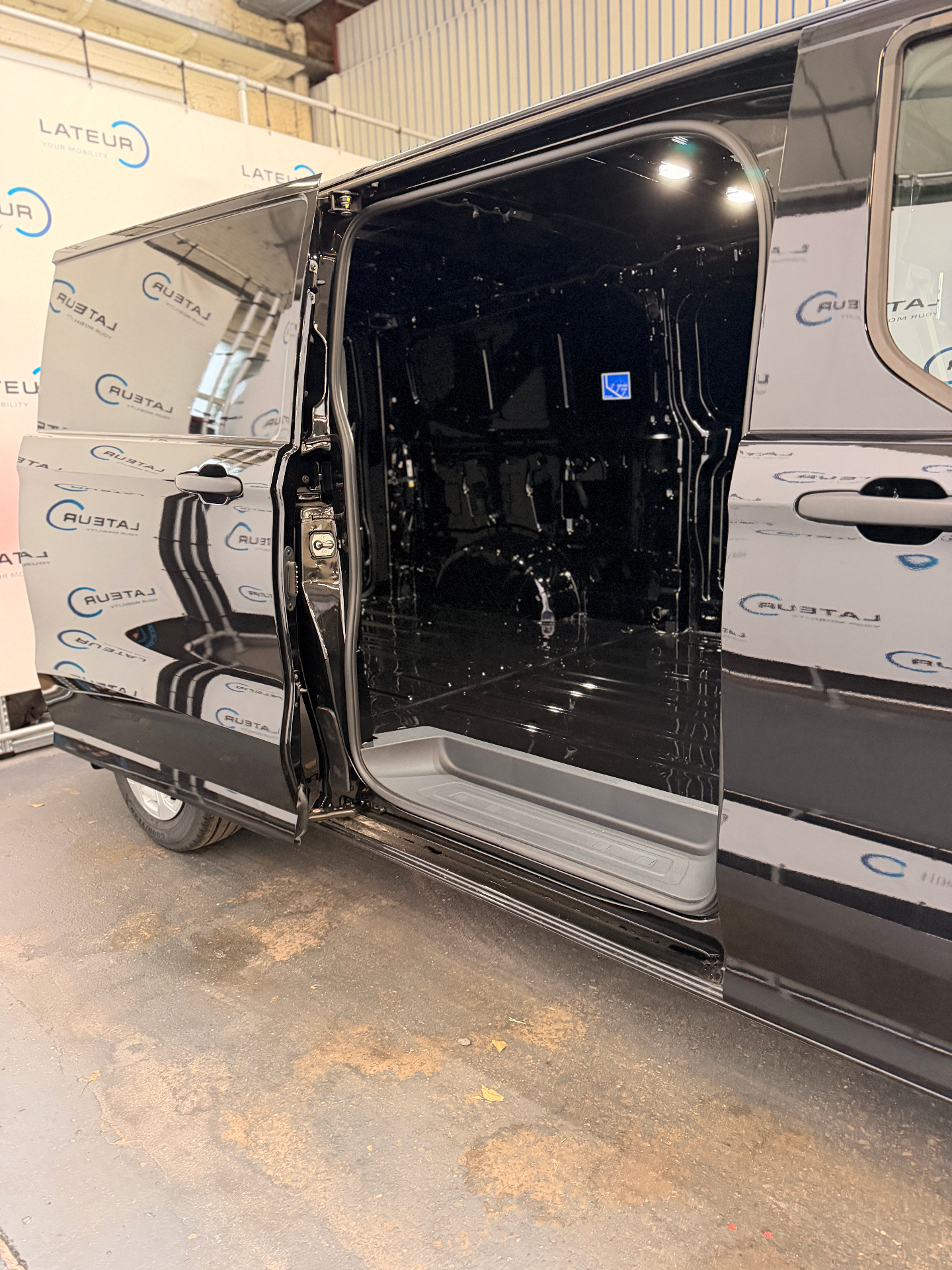 Ford Transit Custom 320L Trend 2.0TD 136Pk A8 + Driver Assist Pack 360°camera